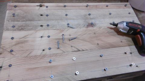 Assemblage par vissage des bouts: façade et arrière