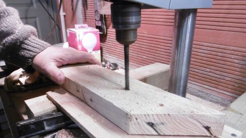 Perçage des pieds de la ruche