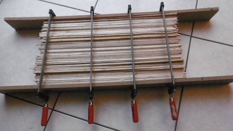 mise en serre-joints des languettes